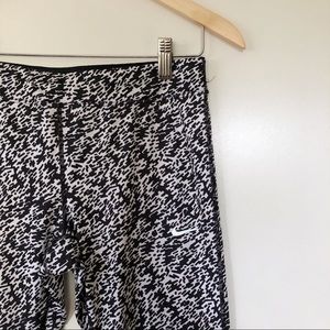 Nike Dri Fit Essential Cropped Training Legging M